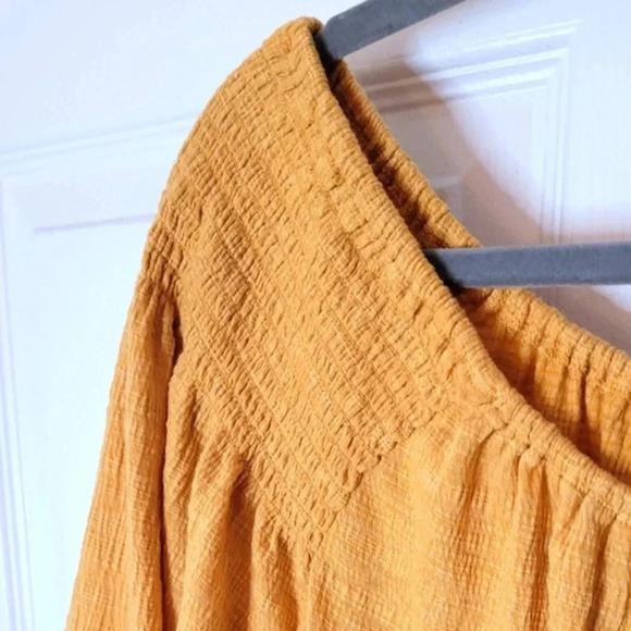 CABLE & GAUGE Scoop Neck Top (New) - Picture 2 of 7